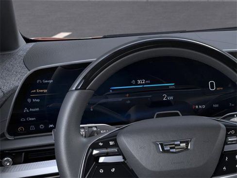 New 2025 Cadillac Optiq Luxury 1 image 18