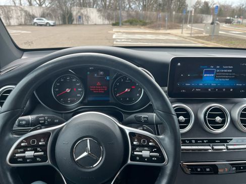 Used 2022 Mercedes-Benz GLC 300 4MATIC image 9