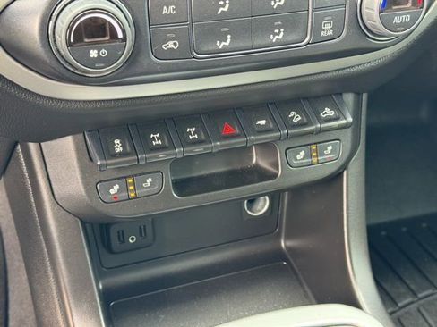 Used 2022 Chevrolet Colorado ZR2 w/ ZR2 Dusk Special Edition image 21