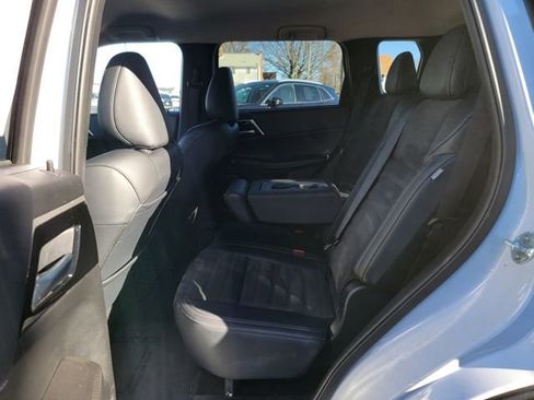 Used 2024 Mitsubishi Outlander SE Black Edition image 23