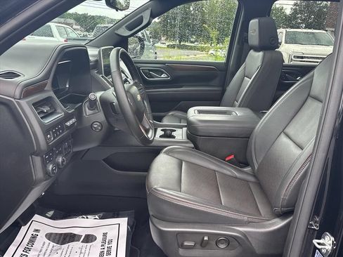 Used 2024 Chevrolet Suburban High Country AWD/4WD image 25