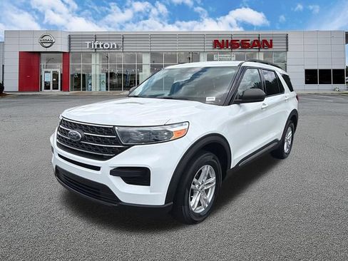 Used 2023 Ford Explorer XLT RWD image 3