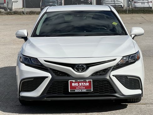 Used 2024 Toyota Camry SE image 6