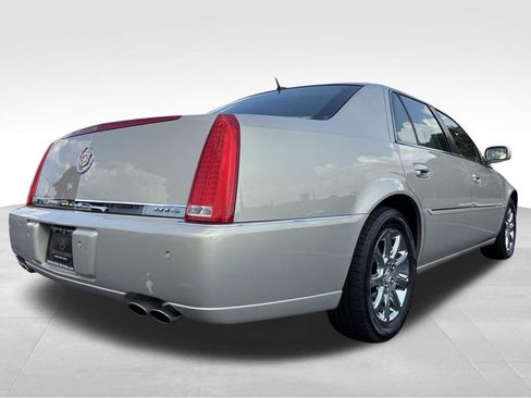 Used 2008 Cadillac DTS w/ Sun And Sound Package FWD image 5