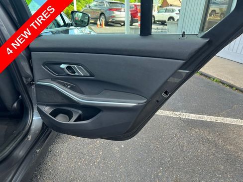 Used 2020 BMW 330i Sedan w/ Driving Assistance Package RWD image 28