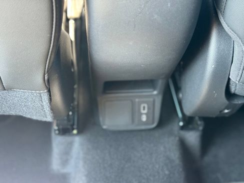 Used 2023 Buick Encore GX Preferred w/ Cold Weather Comfort Package AWD/4WD image 25