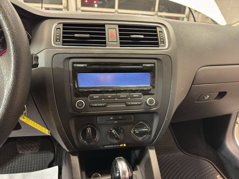 Used 2014 Volkswagen Jetta SE image 17