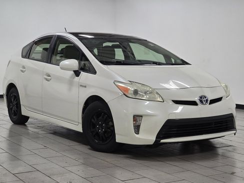 Used 2013 Toyota Prius Three w/ Solar Roof Pkg image 2