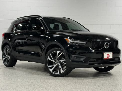 Used 2019 Volvo XC40 T5 R-Design AWD/4WD image 4