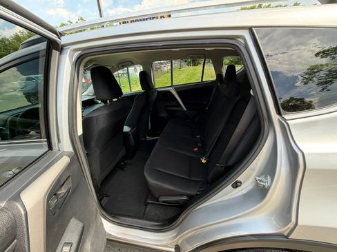 Used 2016 Toyota RAV4 LE AWD/4WD image 19