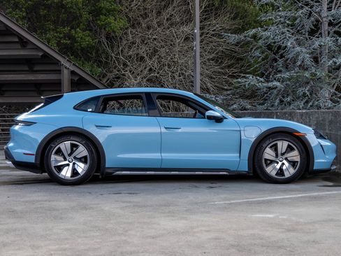 Certified 2024 Porsche Taycan 4 Cross Turismo image 12