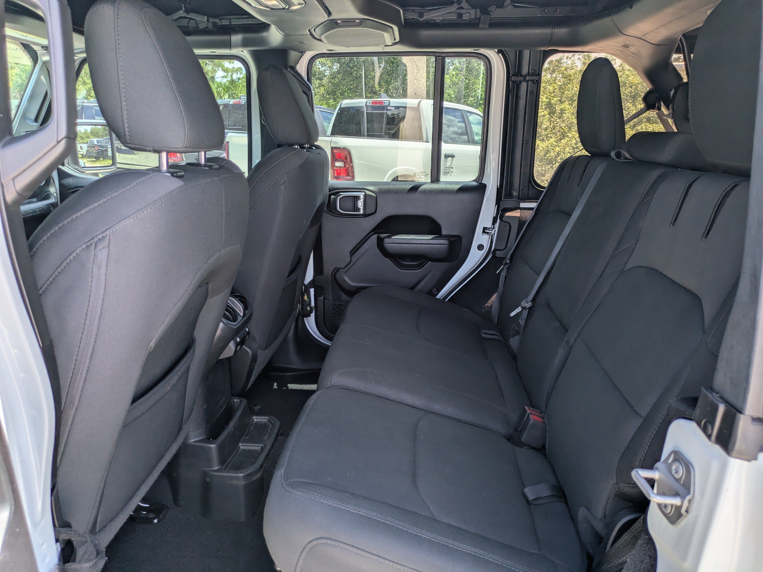 Used 2023 Jeep Wrangler Unlimited AWD/4WD image 12