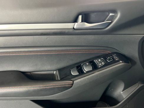 Used 2023 Nissan Altima 2.5 SR image 11