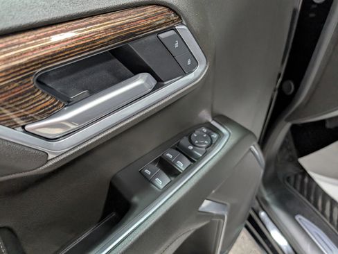 Used 2025 GMC Sierra 1500 Elevation image 14