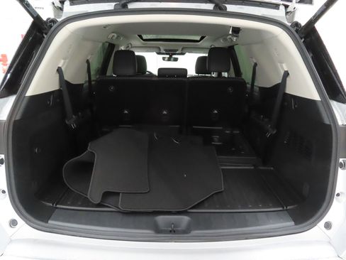 Used 2025 Nissan Pathfinder Platinum w/ Cargo Package image 23