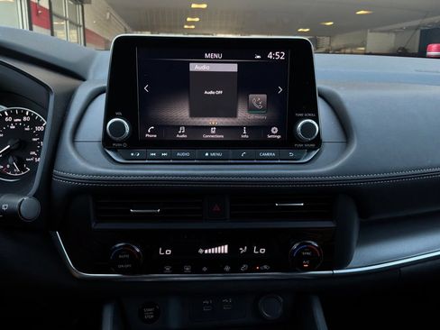 Used 2025 Nissan Rogue SV FWD image 27