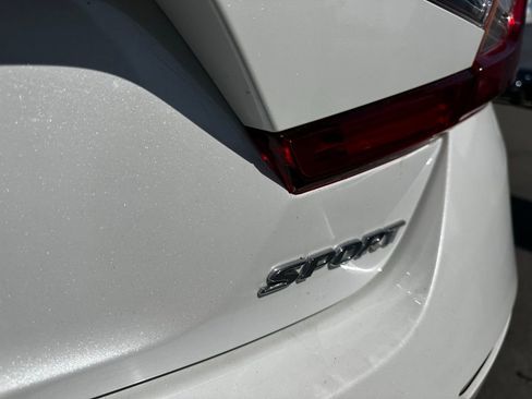 Used 2018 Honda Accord Sport image 8