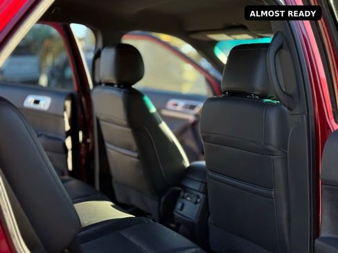 Used 2015 Ford Explorer XLT w/ Equipment Group 202B image 32