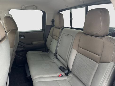 Used 2022 Nissan Frontier SV w/ Technology Package RWD image 35