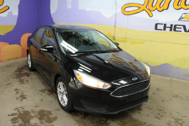 Used 2016 Ford Focus SE FWD image 2