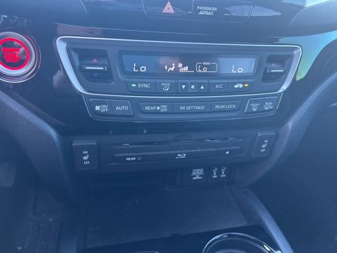 Used 2016 Honda Pilot Touring image 45