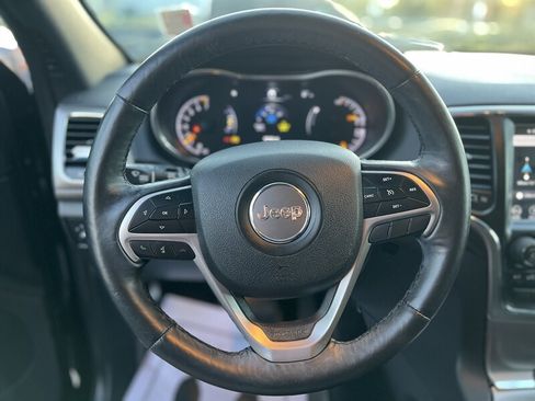 Used 2018 Jeep Grand Cherokee Altitude AWD/4WD image 19