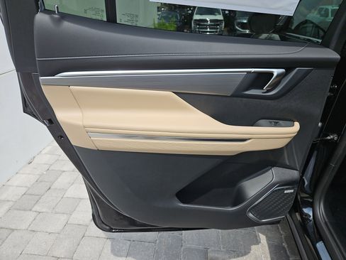 New 2026 Buick Enclave Preferred w/ Power Package image 18