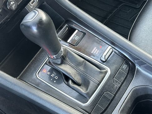 Used 2024 Jeep Compass Latitude image 32