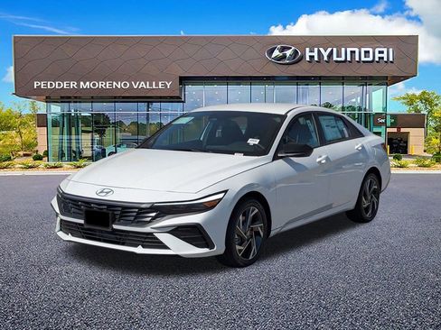 New 2025 Hyundai Elantra SEL image 11