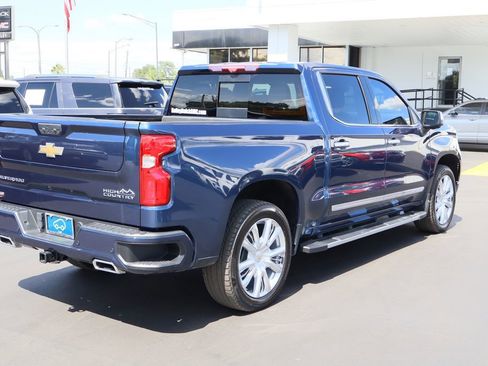 Used 2023 Chevrolet Silverado 1500 High Country w/ High Country Premium Package AWD/4WD image 9
