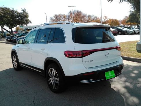 Used 2022 Mercedes-Benz EQB 300 4MATIC image 9