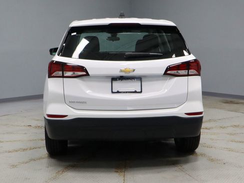 Used 2024 Chevrolet Equinox LS w/ Driver Confidence II Package FWD image 9