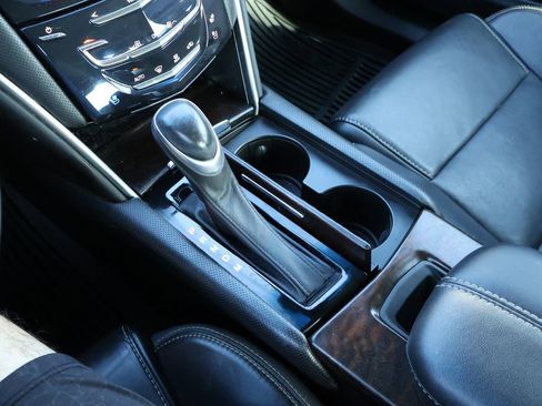 Used 2019 Cadillac XTS Luxury image 27