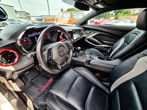 Used 2019 Chevrolet Camaro SS image 9