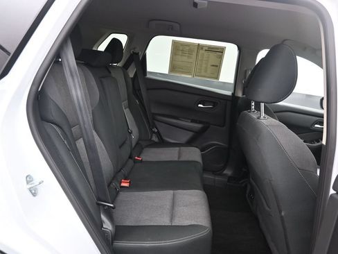 Used 2025 Nissan Rogue SV FWD image 15
