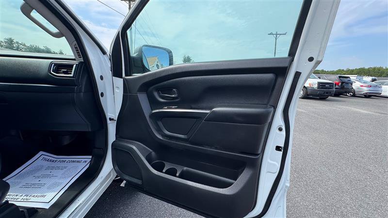 Used 2017 Nissan Titan S AWD/4WD image 29
