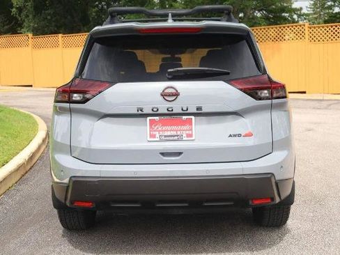Certified 2025 Nissan Rogue SV AWD/4WD image 6