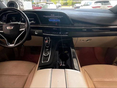 Used 2024 Cadillac Escalade Premium Luxury RWD image 6