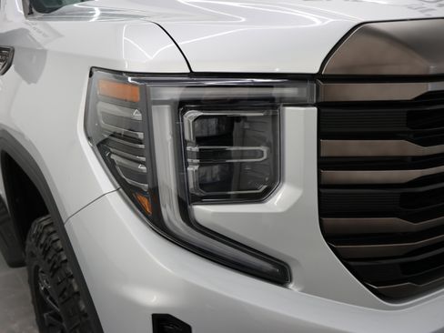 Used 2022 GMC Sierra 1500 AT4X image 27