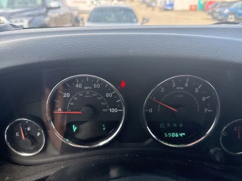 Used 2017 Jeep Wrangler Unlimited Rubicon w/ Connectivity Group AWD/4WD image 21