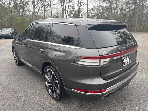Used 2020 Lincoln Aviator Reserve w/ Equipment Group 202A image 7