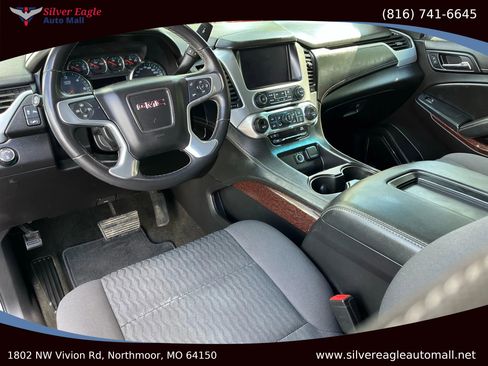 Used 2017 GMC Yukon SLE w/ SLE Value Package image 6