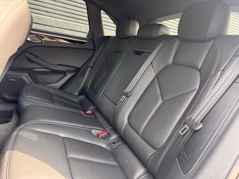 Certified 2026 Porsche Macan AWD/4WD image 23
