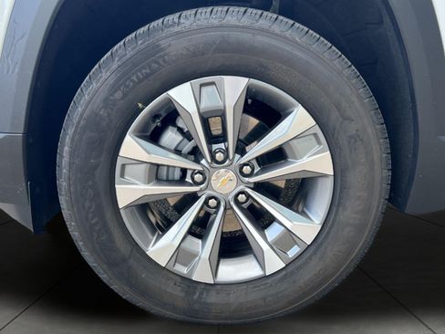 Used 2026 Chevrolet Equinox LT w/ Safety and Technology Package FWD image 7