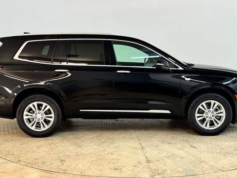 New 2025 Cadillac XT6 Luxury image 8