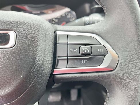 Used 2024 Jeep Compass Latitude image 17