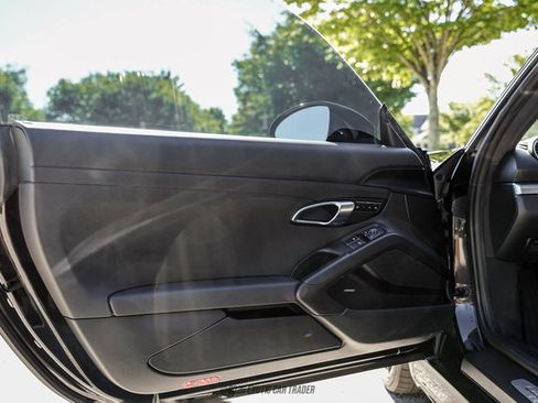 Used 2017 Porsche 718 Cayman RWD image 17