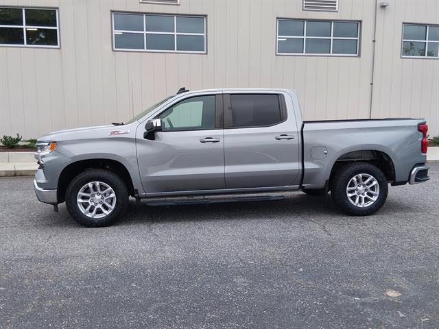 Used 2024 Chevrolet Silverado 1500 LT w/ Z71 Off-Road Package AWD/4WD image 6