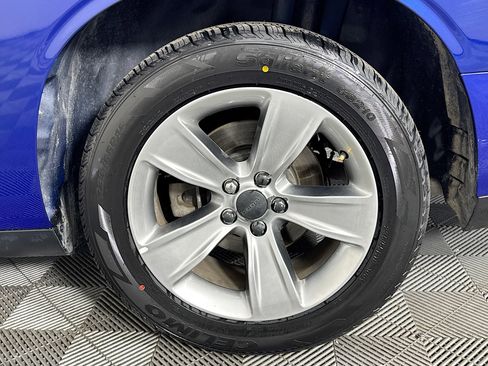 Used 2021 Dodge Challenger SXT image 40