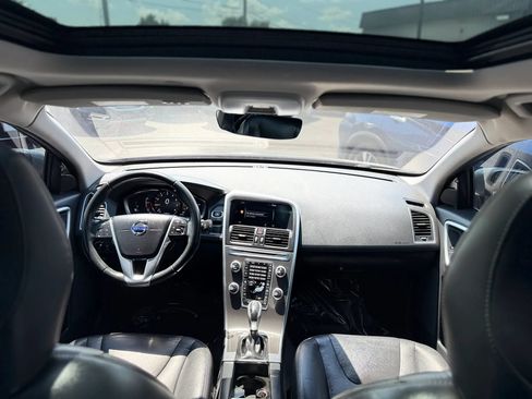 Used 2016 Volvo XC60 T6 w/ Proximity Package FWD image 19